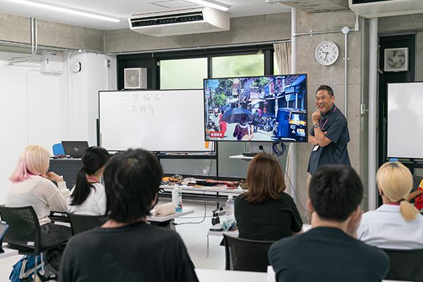 学習システムを提供する企業の教材を使用