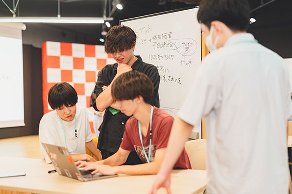 起業とビジネスを学び仲間と挑戦