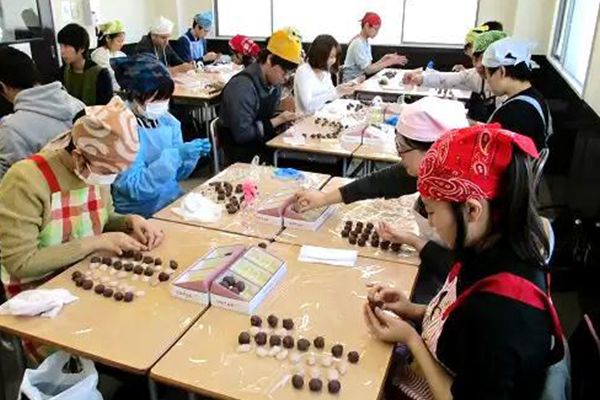 不登校から友達作りも勉強も頑張れる