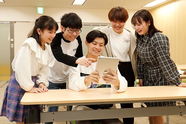 ヒューマングループが学校生活をサポート