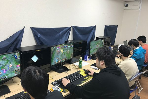 eスポーツを通して、仲間と交流しよう