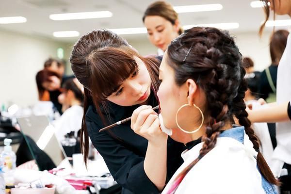 実習室など専門学校の設備を使って学べる