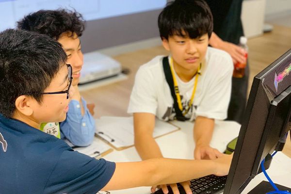 新しい学びの形で未来のリーダーを目指す