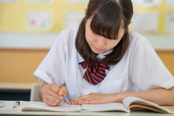 いつもの校舎で年5日程度集中スクーリング