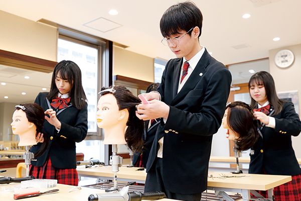 美容、メイク、ファッションを学べる