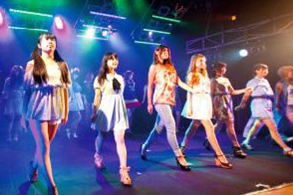 大好きなダンスや芸能を本気で学ぶ学校生活