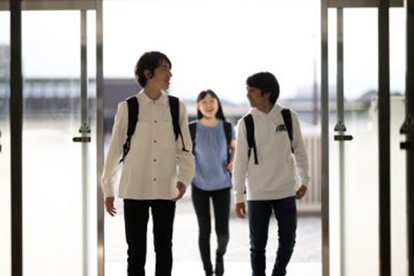 駿台グループの先生と進学や留学を目指せる
