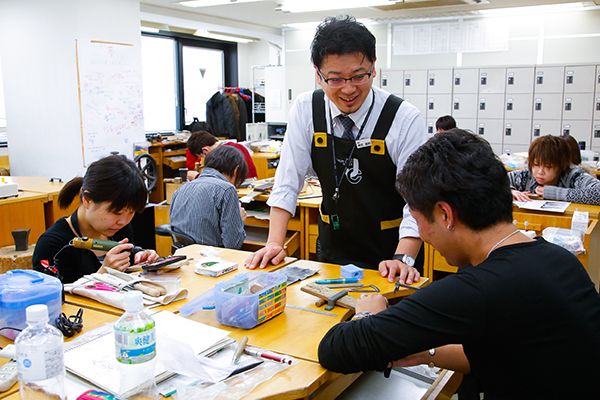 大好きなジュエリーに没頭できる学校生活