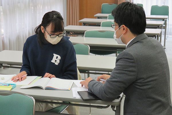 生徒と本気で向き合う先生たちがサポート
