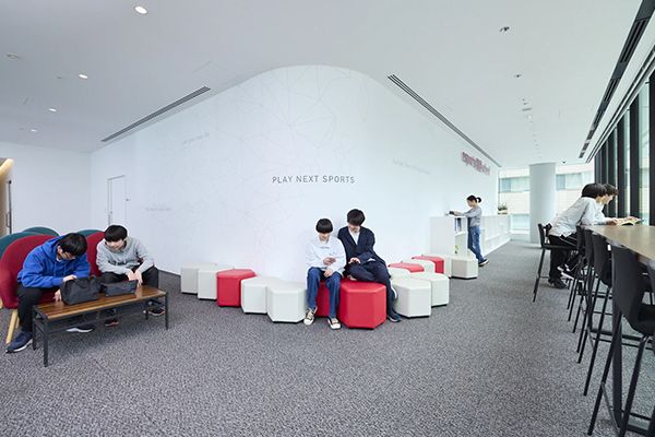 仲間と一緒に大好きなeスポーツに打ち込む