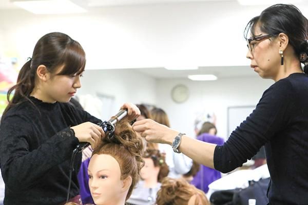 ヒューマングループの授業で「美」を極める