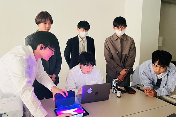 トレンドの発信地「原宿」で思考力を磨く