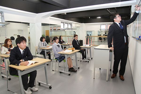 航空科、メタバース工学科で夢を形にする