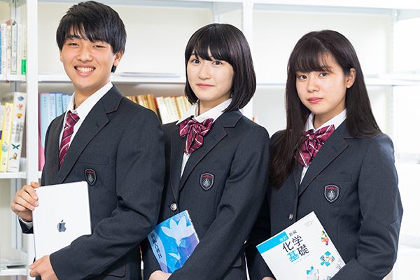 VRでメタバース空間から学校行事に参加