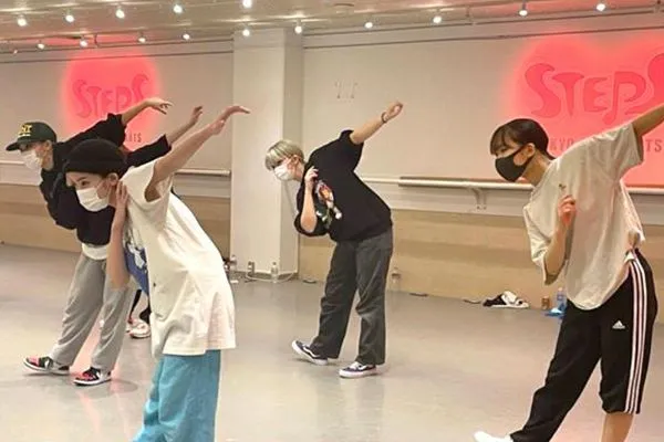 大好きなダンスや芸能を本気で学ぶ学校生活