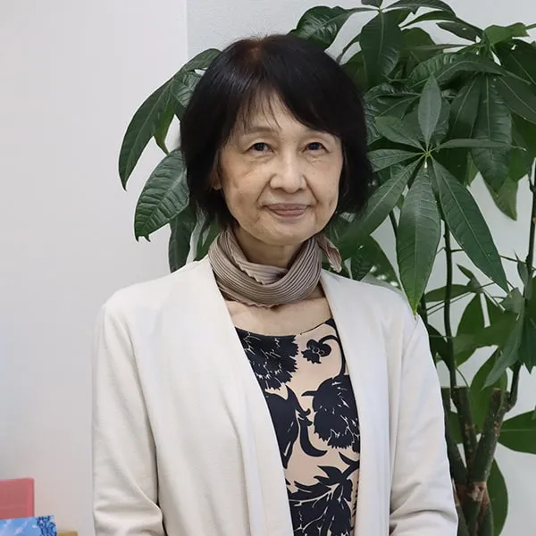 中島　佐代子